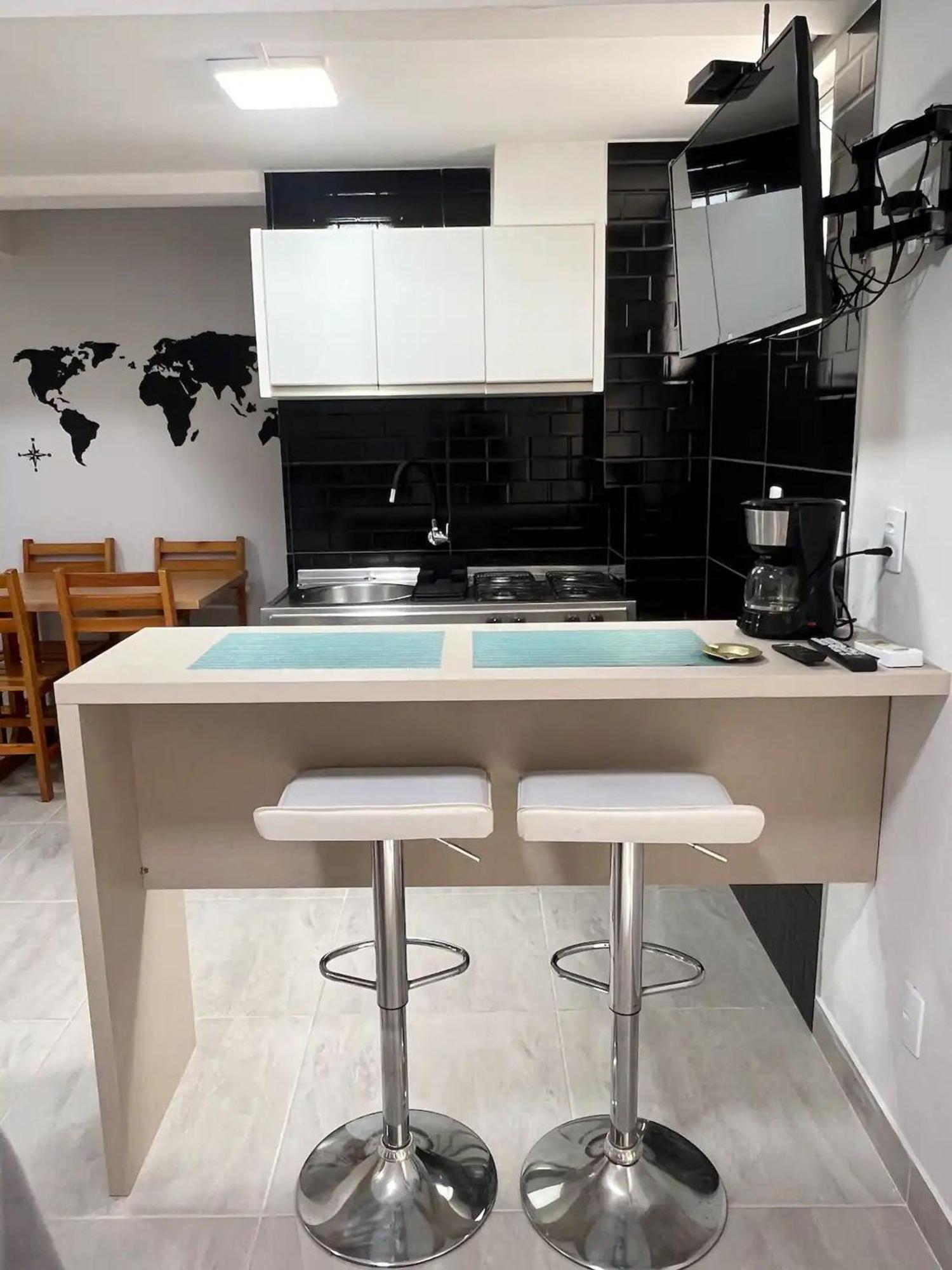 Loft Na Av. Meia Praia, *