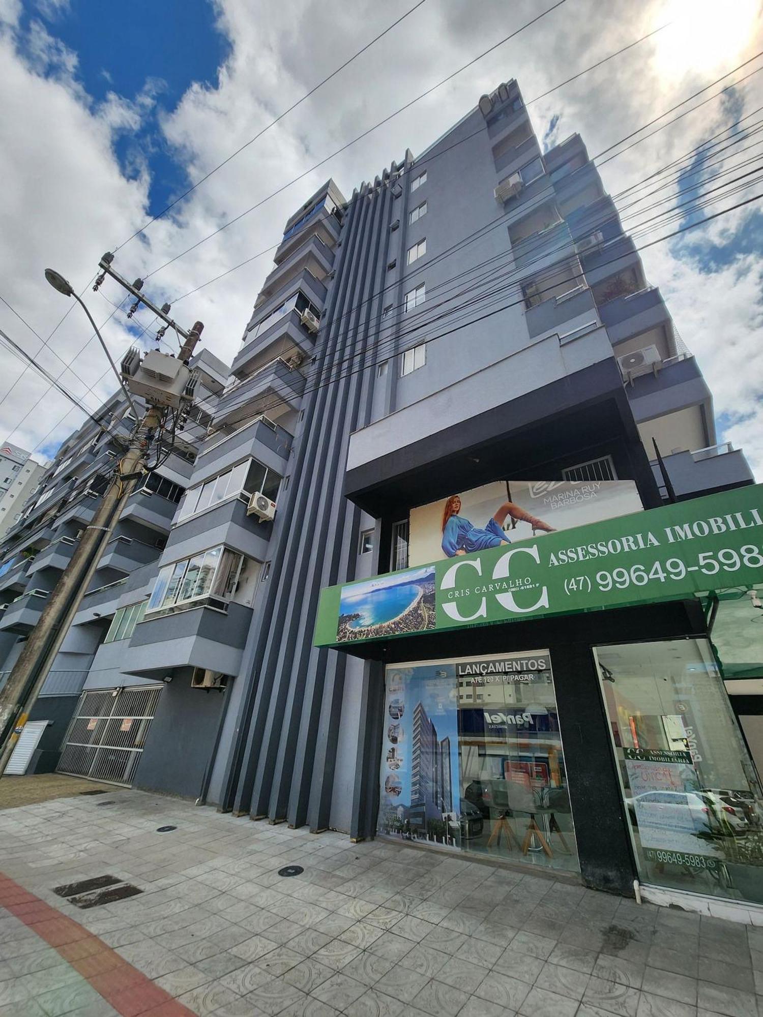 Loft Na Av. Meia Praia, Itapema