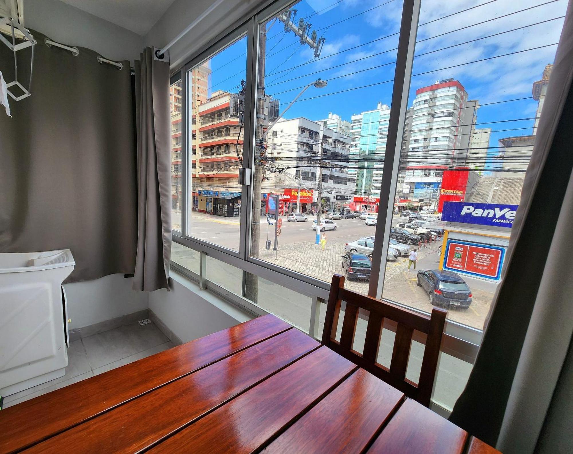 Loft Na Av. Meia Praia, * Itapema