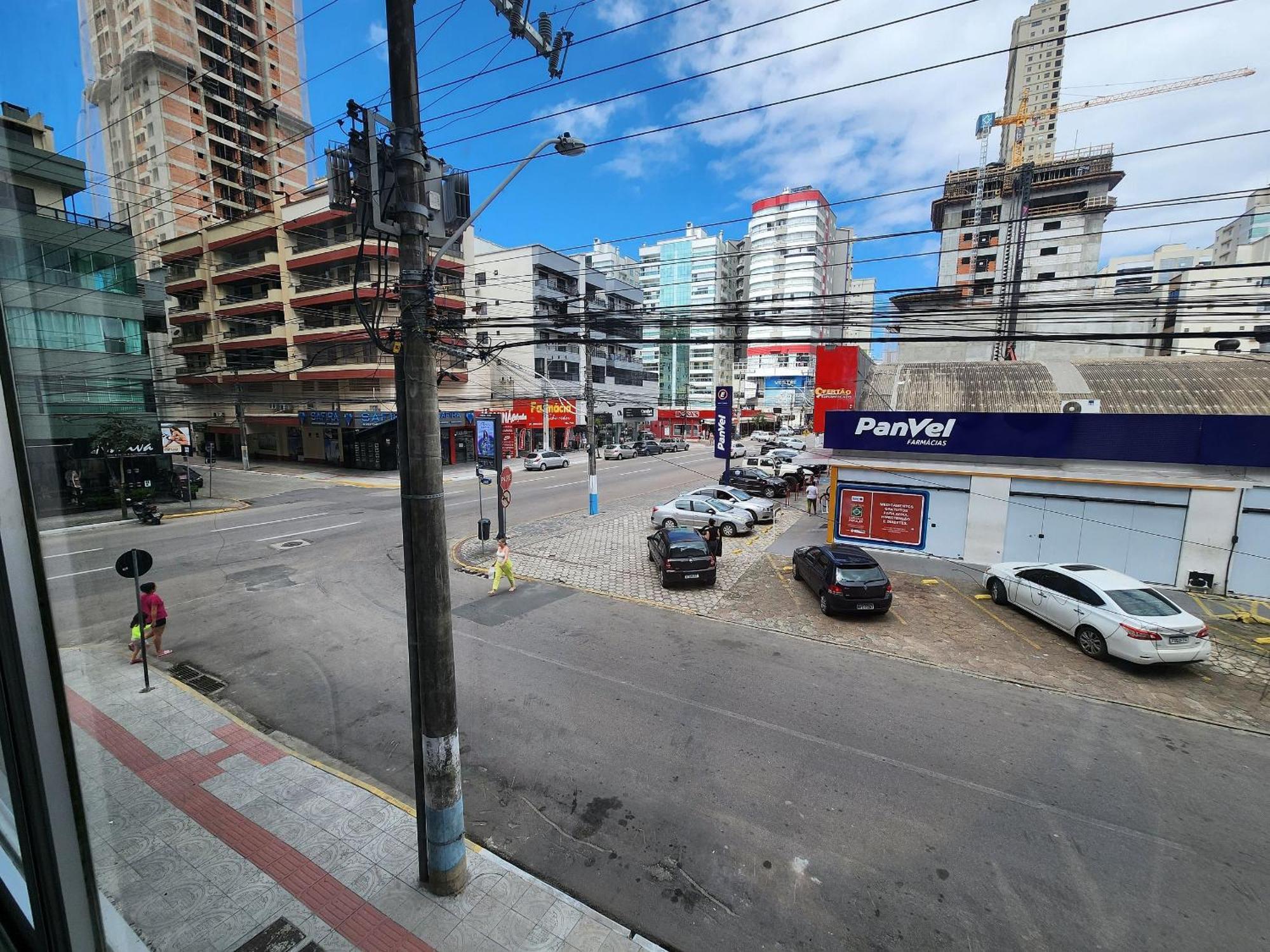 Loft Na Av. Meia Praia, Itapema