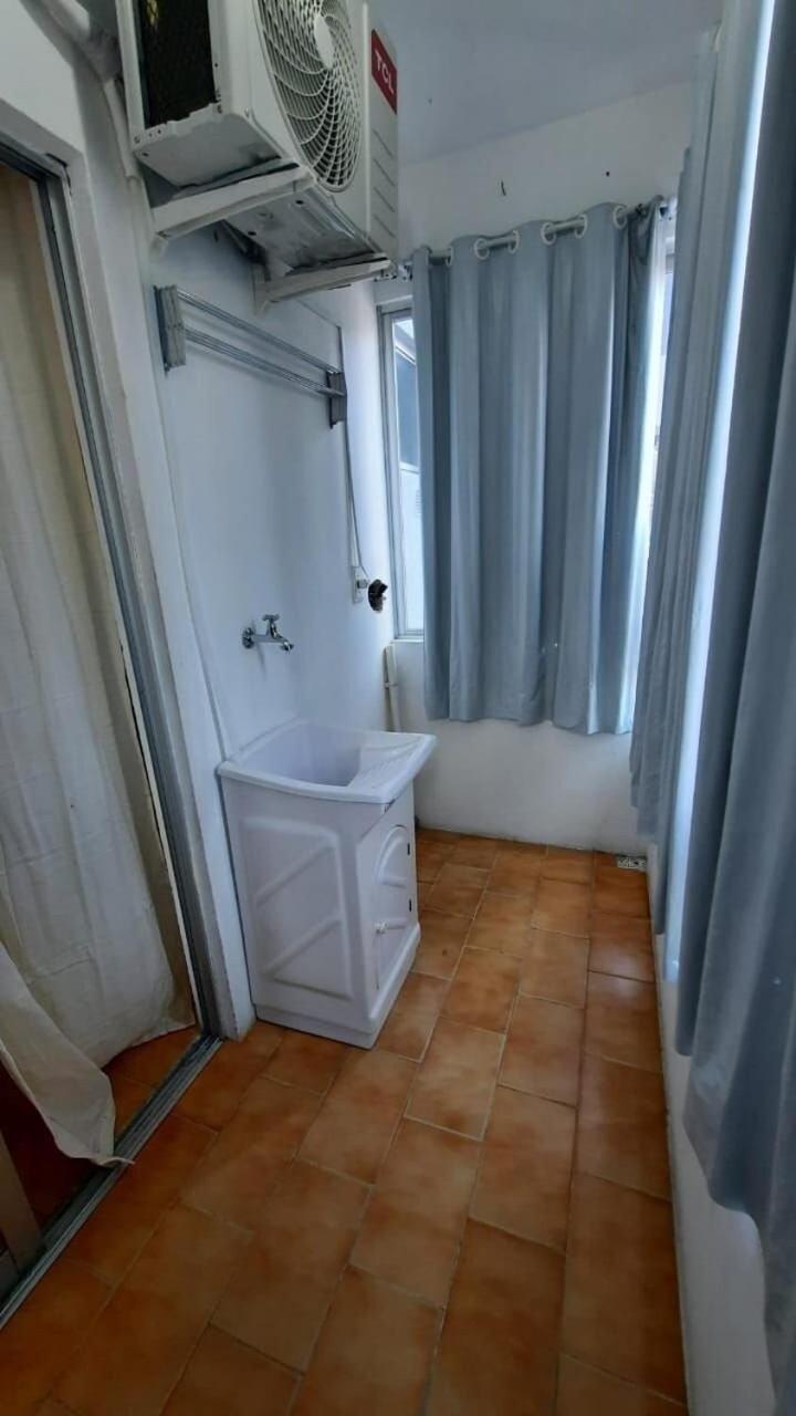 Loft Na Av. Meia Praia,
